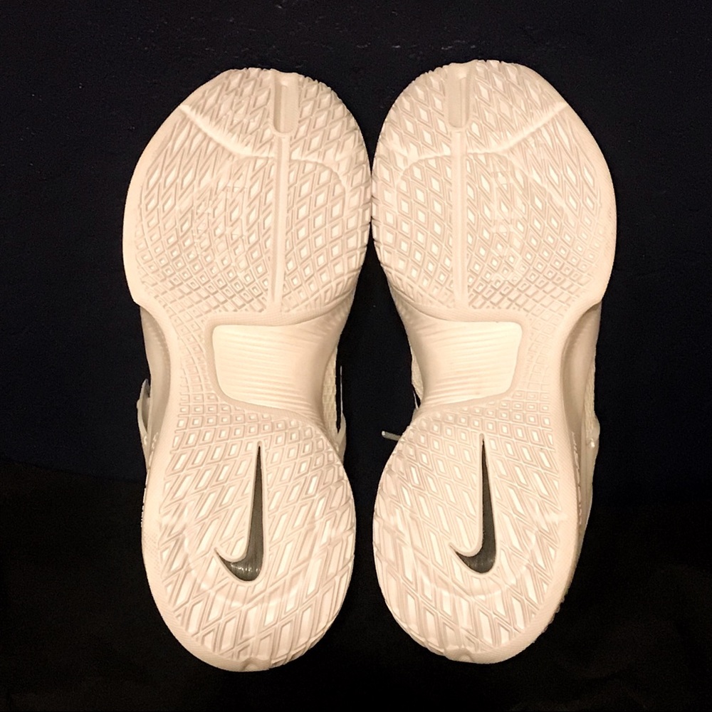 Nike Zoom Hyperace Volleyball Shoes NWOB - Picture 8 of 8